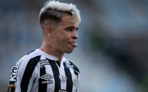 RJ - Rio de Janeiro - 30/01/2021 - LIBERTADORES 2020, PALMEIRAS X SANTOS - Soteldo jogador do Santos durante partida contra o Palmeiras no estadio Maracana pelo campeonato Libertadores 2020. Foto: Jorge Rodrigues/AGIF