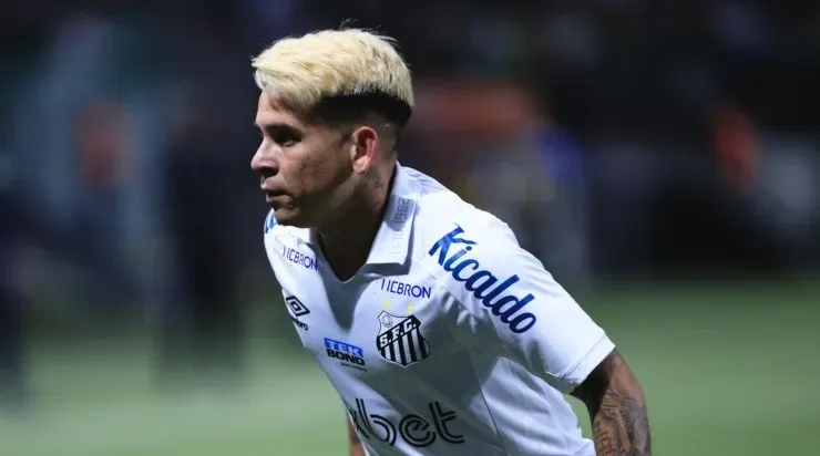 Foto: Ettore Chiereguini/AGIF - Soteldo teve ótimas atuações desde que retornou ao Santos.