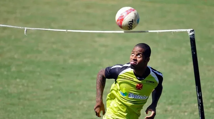 Dedé sonha em retornar ao Vasco. Foto: Fábio Castro