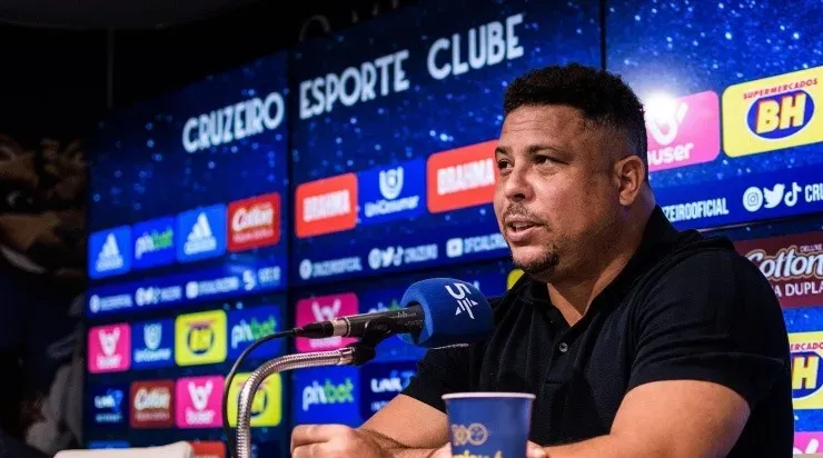 Vampeta revelou o papo que teve com o Ronaldo e explicou como deve ser a política de contratação do Clube para 2023. Foto: Vitor Silva/ Cruzeiro