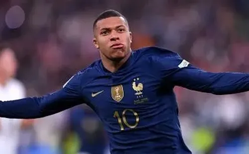 Foto: Aurelien Meunier/Getty Images - Mbappé acredita que tem mais liberdade na França