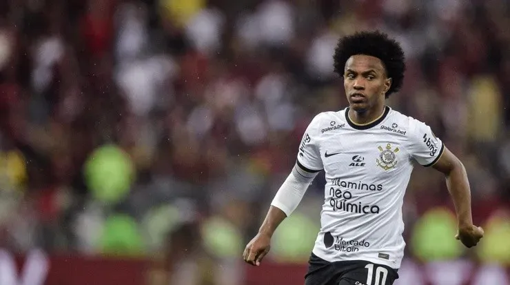 Duílio quer trazer um atacante que atue pelos lados do campo para o lugar de Willian. Foto:Thiago Ribeiro/AGIF