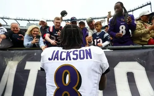 Lamar Jackson é um dos principais nomes da temporada. Créditos: Adam Glanzman/Getty Images