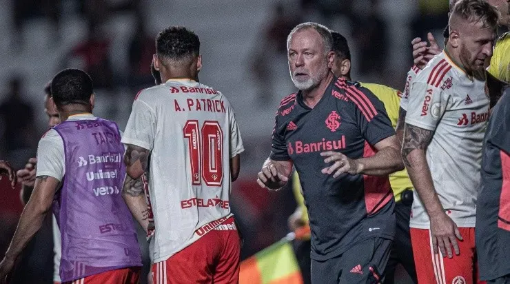 Foto: Heber Gomes/AGIF - Inter de Mano perdeu a vice-liderança após o empate no Beira-Rio.