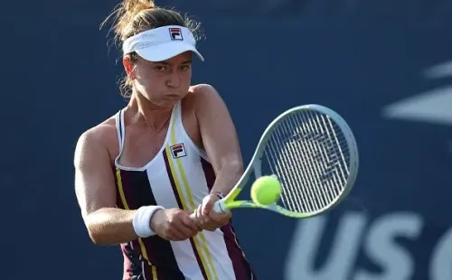 Ex-número 2 do mundo, Krejcikova ganhou Roland Garros no ano passado. Créditos: Al Bello/Getty Images