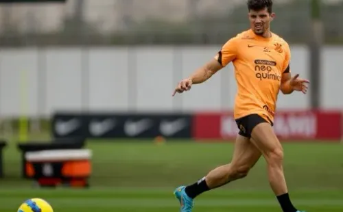 Rafael Ramos foi visto em trabalhos no CT e pode pintar no Timão diante do Cuiabá – Foto: Rodrigo Coca – Agência Corinthians