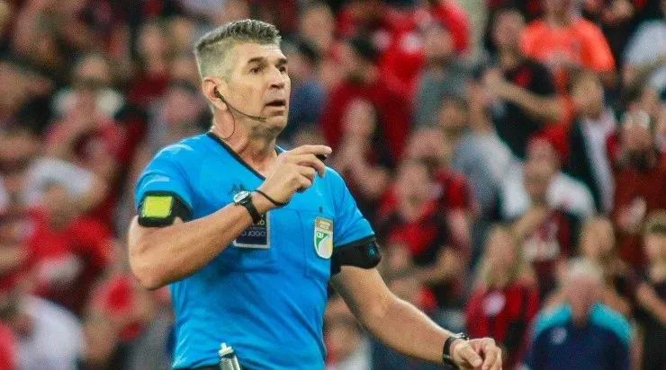 Cappellanes detonou a arbitragem do árbitro Marcelo Henrique de Lima e seus auxiliares. Foto:Gabriel Machado/AGIF