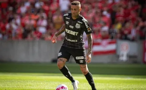 Agif/Agif/Pedro H. Tesch – Orlando Ribeiro tirou Luan para botar Barbosa