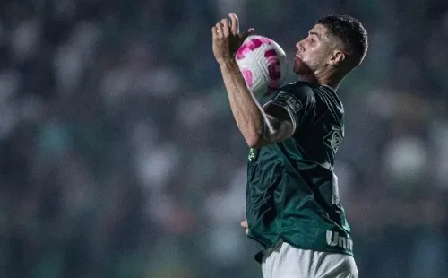 Foto: Heber Gomes/AGIF- Pedro Raul não marcou nesta noite para o Goiás