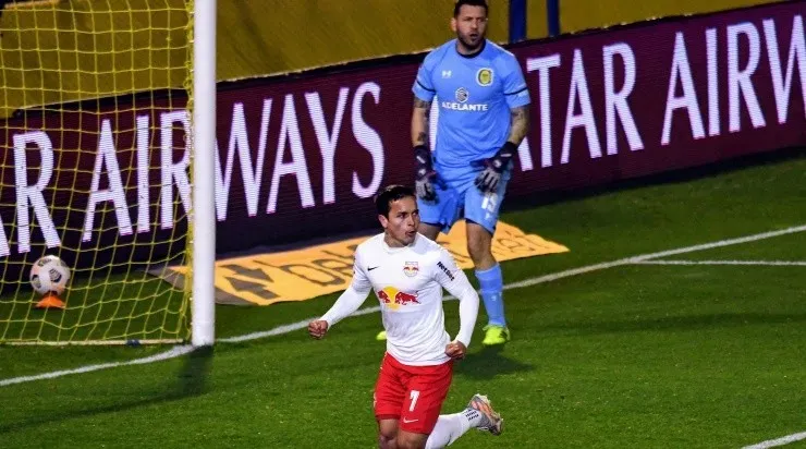 Flamengo ganhou a concorrência do Corinthians por Arthur. Foto:Baires/AGIF
