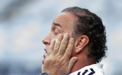 Agif/Fernando Moreno – Instabilidade de Cuca pode viabilizar contratação de Vojvoda