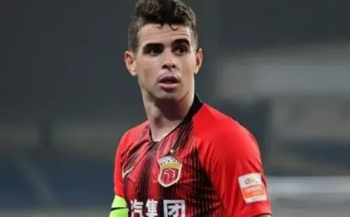 Foto: Divulgação/Instagram Oficial Oscar – Meia de 31 anos defende o Shanghai Port e segue assediado no Brasil