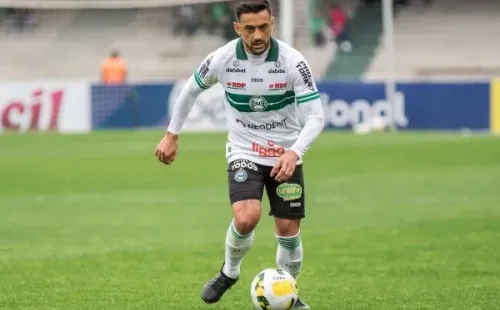 Foto: Robson Mafra/AGIF – Robinho está fora da partida contra o Palmeiras