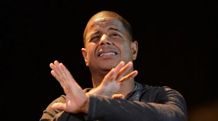 Marcelinho Carioca “cutucou” Vitor Pereira durante sua participação no Podcast Ulisesscast. Foto:Mauro Horita/AGIF