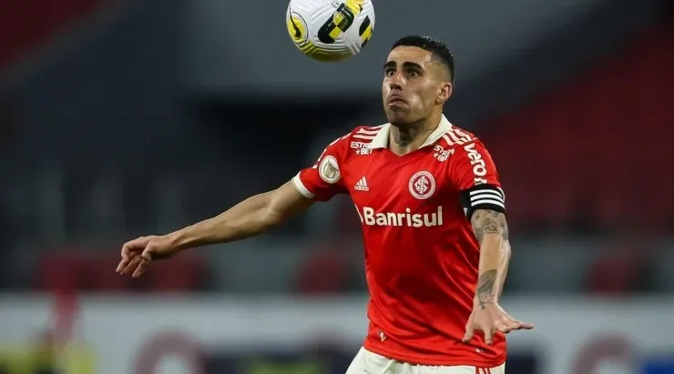 Foto: Pedro H. Tesch/AGIF - Gabriel: volante sofreu grave lesão e só volta em 2023