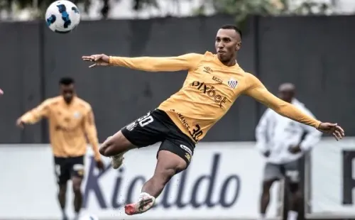 Foto: Lucas Musetti/Santos FC – Lucas Braga é alvo de time de Carille no Japão e Santos deve receber oferta em dezembro