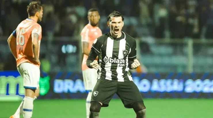 Foto: R.Pierre/AGIF - Botafogo venceu o Avaí por 2 a 1 nesta quinta-feira (6).