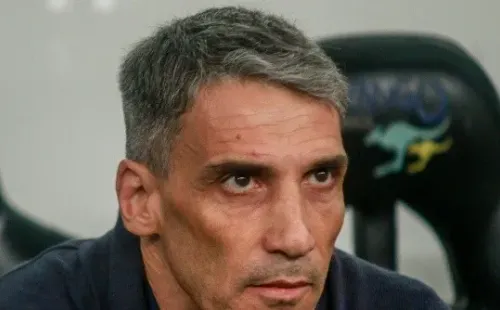 Vojvoda ficou ameaçado no comando do Fortaleza (Foto: Gabriel Machado/AGIF)