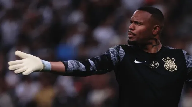 Foto: Ettore Chiereguini/AGIF - Carlos Miguel foi bem diante do Furacão.