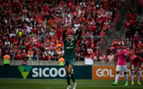 Foto:Maxi Franzoi/AGIF – Pedro Raul é destaque do Goiás no Brasileirão