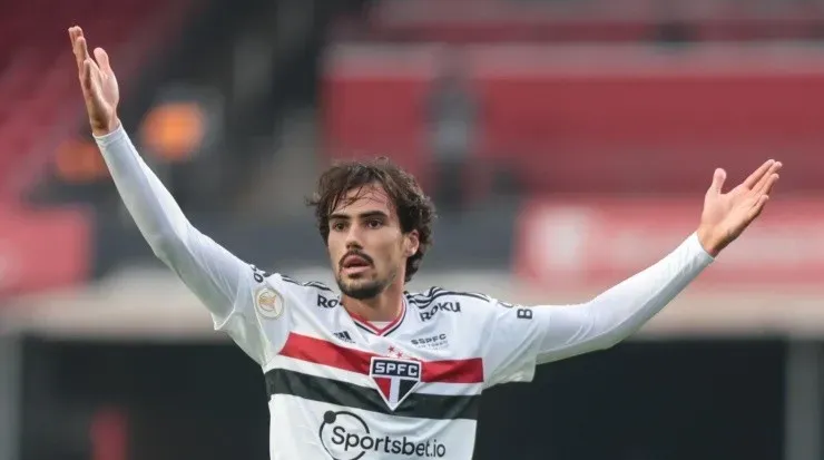 Foto: Marcello Zambrana/AGIF - Meio-campista deve sair do São Paulo.