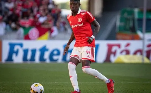 Foto: Maxi Franzoi/AGIF – Para ficar com Vitão, Inter terá de pagar uma bolada