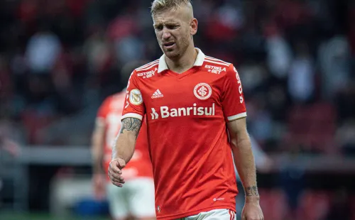 Foto: Maxi Franzoi/AGIF – Pedro Henrique vem recebendo contatos do Flamengo e de mais 2 clubes para 2023