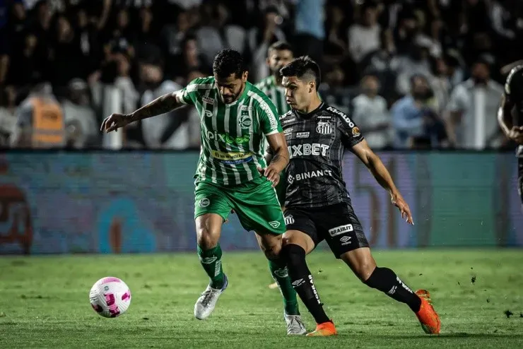 Raul Baretta/AGIF – Lance em partida entre Santos e Juventude
