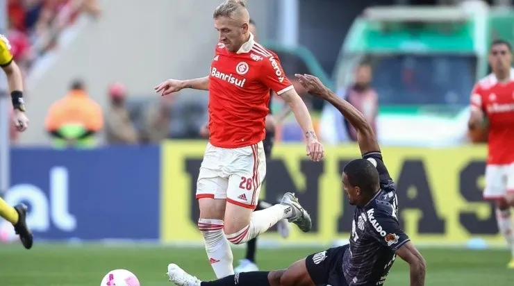 Foto: Pedro H. Tesch/AGIF - O Inter reúne esforços para manter Pedro Henrique em 2023