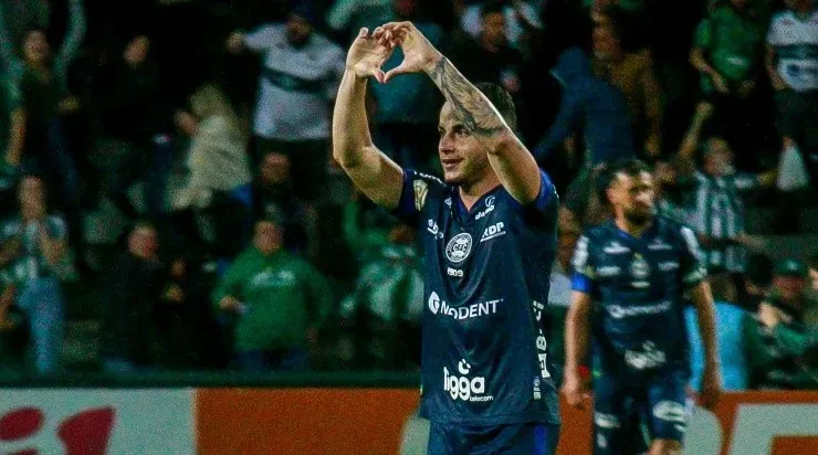 Foto: Gabriel Machado/AGIF - O volante marcou pela 1ª vez com a camisa do Coritiba no final de semana