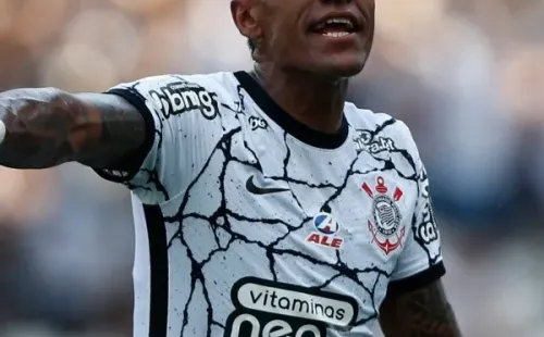 Foto:Wagner Meier/Getty Images – Paulinho dificilmente retorna aos gramados ainda em 2022