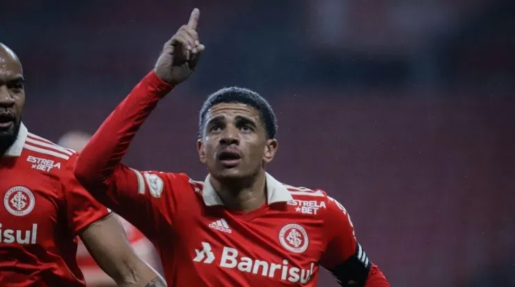 Foto: Maxi Franzoi/AGIF - Taison: meia-atacante pode deixar o Colorado