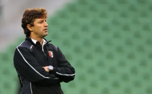 Foto: Alex Livesey/Getty Images - Domingos Paciência foi oferecido ao Santos