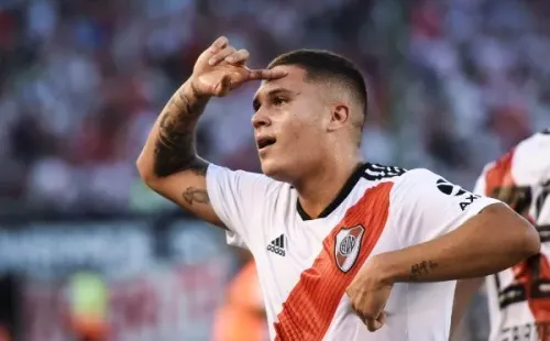 Foto: Marcelo Endelli/Getty Images – Quintero tem contrato de empréstimo no River Plate chegando ao fim