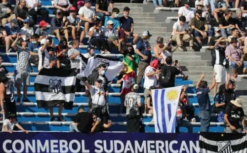 Foto:FocoUy/AGIF – Torcida do Red Bull Bragantino nna final da Sul-Americana