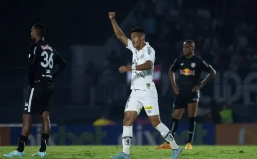 Foto:Diogo Reis/AGIF – Bragantino foi derrotado pelo Santos, em casa