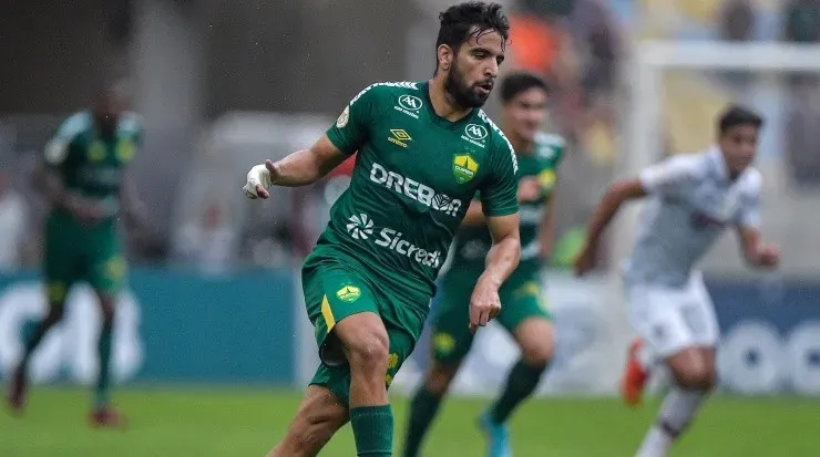 Foto: Thiago Ribeiro/AGIF - Rafael Gava participou do acesso do Cuiabá em 2020