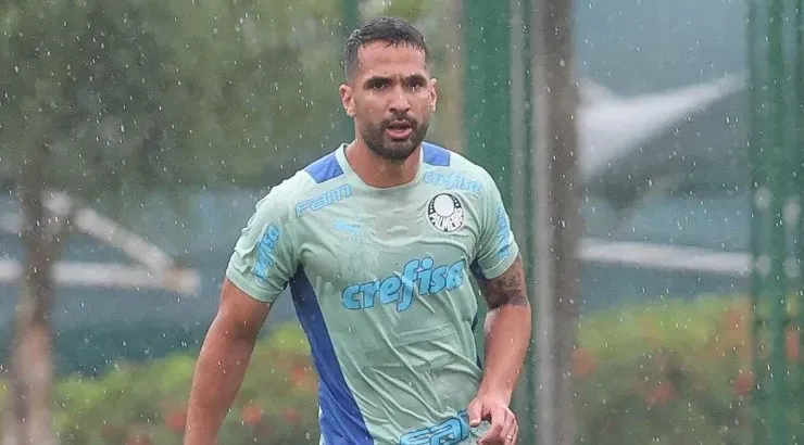 Foto: Cesar Greco/SEP - Luan deve assinar contrato e permanecer por mais tempo.