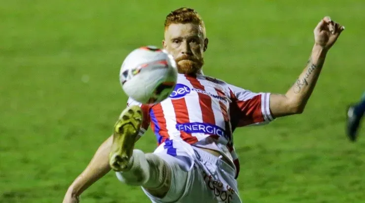 Foto: Rafael Vieira/AGIF - Souza voltou ao futebol brasileiro em 2022.