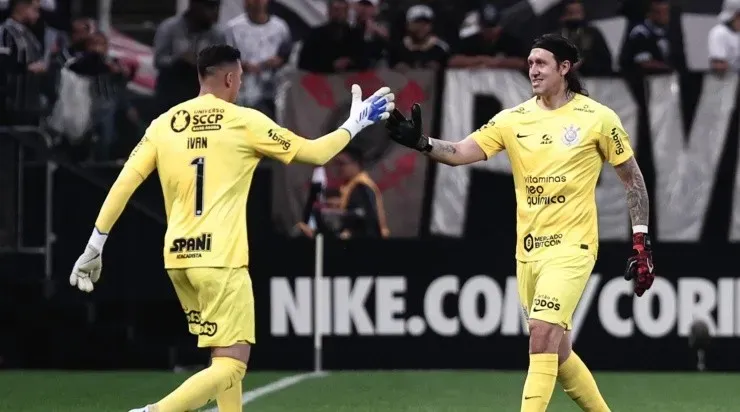 Ettore Chiereguini/AGIF - Ivan e Cássio pelo Timão.