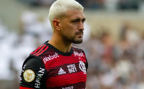 MG - Belo Horizonte - 19/06/2022 - BRASILEIRO A 2022 ATLETICO -MG X FLAMENGO - Arrascaeta jogador do Flamengo durante partida contra o Atletico-MG no estadio Mineirao pelo campeonato Brasileiro A 2022. Foto: Fernando Moreno/AGIF