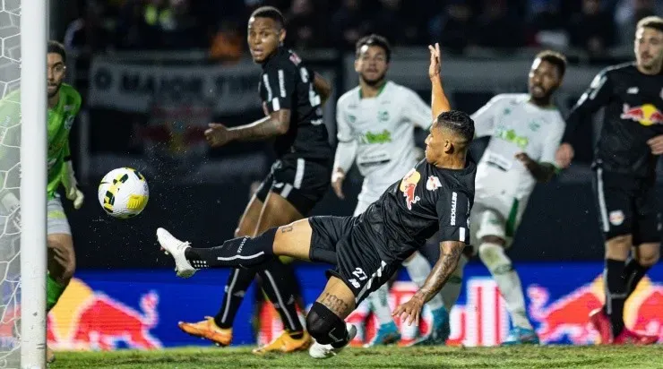 Diogo Reis/AGIF – Sorriso marcando gol pelo Bragantino no Brasileirão