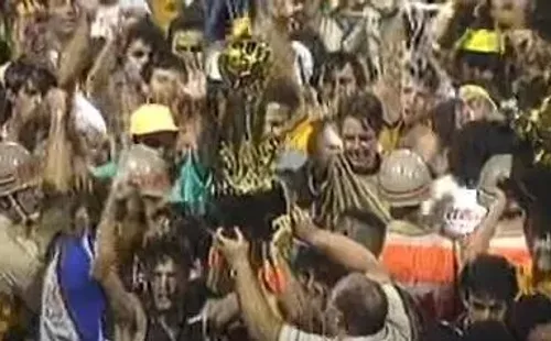 Foto: Reprodução/Youtube - Os jogadores do Criciúma são lembrados até hoje por seus torcedores