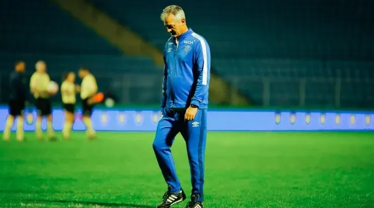 Foto: R.Pierre/AGIF - O aproveitamento de Lisca no Leão foi pior que no Sport e no Santos