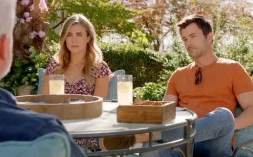 Foto: Reprodução/ Endrick tirando fotos com a torcida do Athletico-PR.