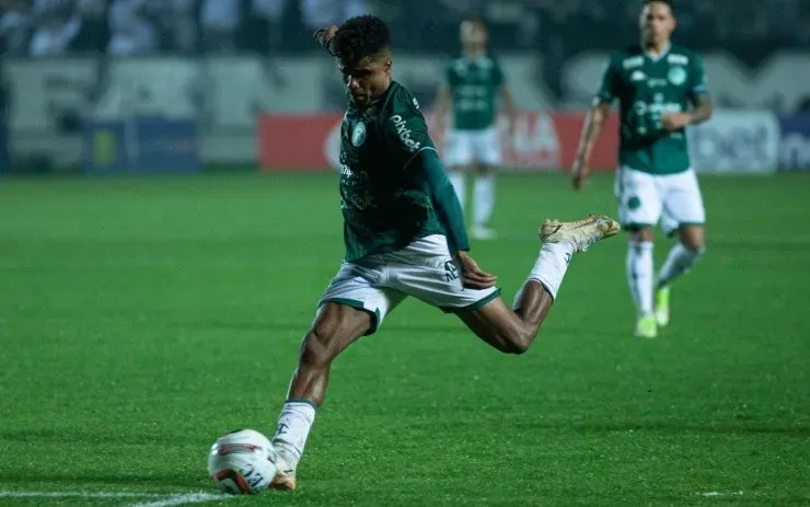 Joao Vitor Rezende Borba/AGIF – Jamerson atuando com a camisa do Gurarani