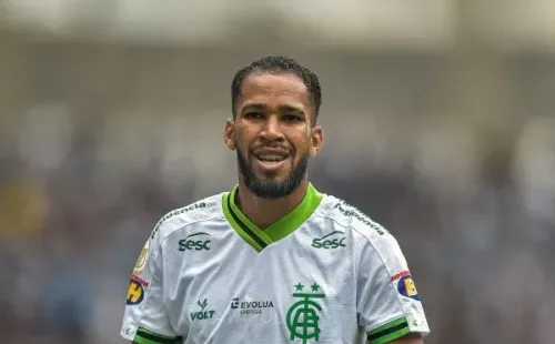 Foto: Thiago Ribeiro/AGIF – Everaldo vem convivendo com lesões na temporada