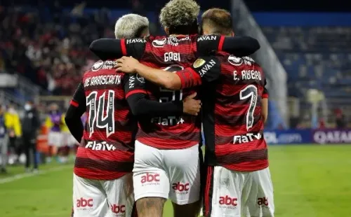 Foto:PhotoSport/AGIF – Jogadores do Flamengo comemoram gol contra a Católica
