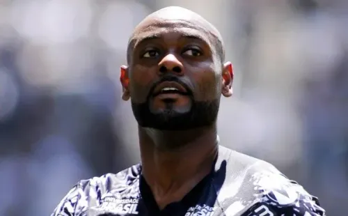 Vagner Love fez três gols em vitória do Sport (Foto: Alan Morici/AGIF)