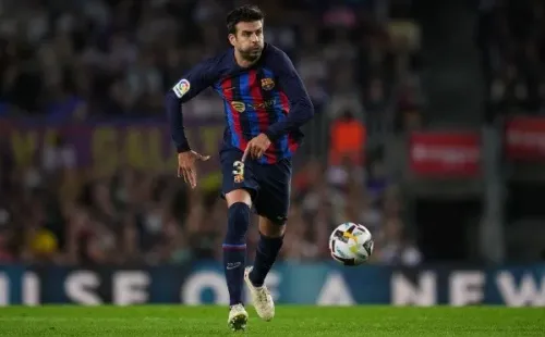 Alex Caparros/Getty Images/ Piqué em campo pelo Barcelona.